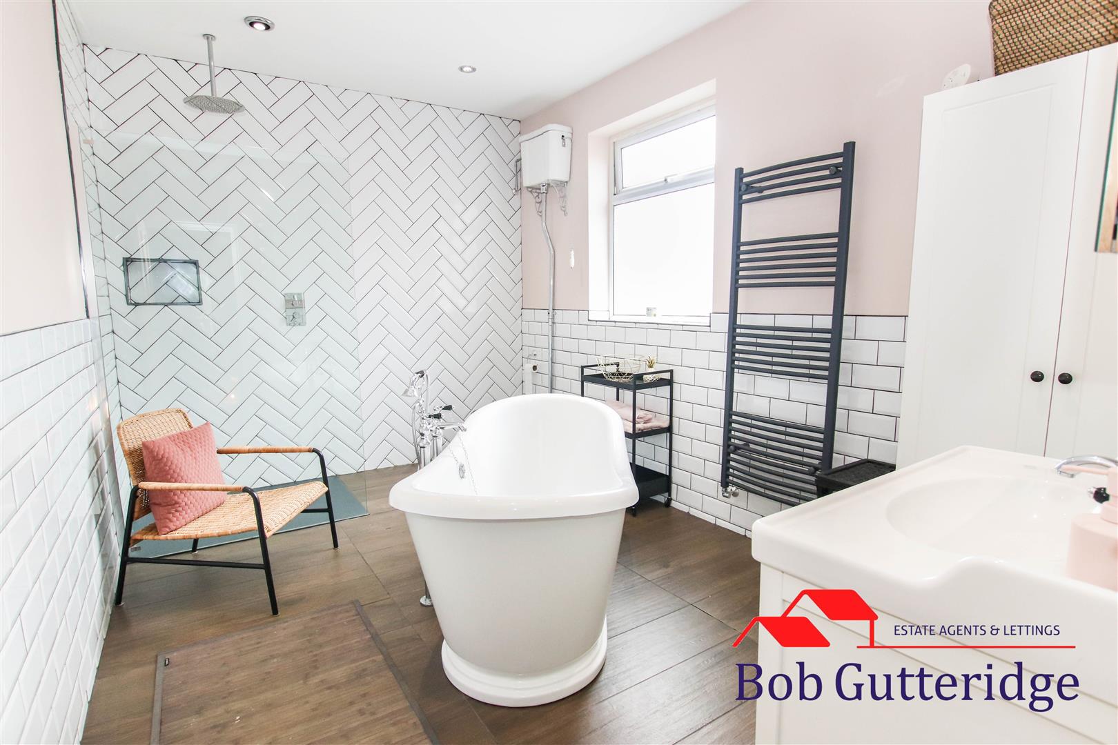 LUXURY FOUR PIECE BATHROOM